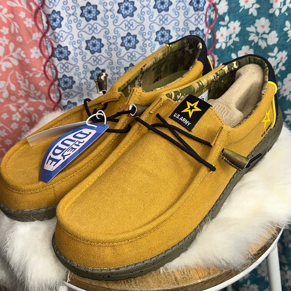 Hey Dude Men's Loafers - Golden Yellow US ARMY - Picture 2 of 5